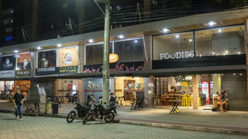 Bares e restaurantes